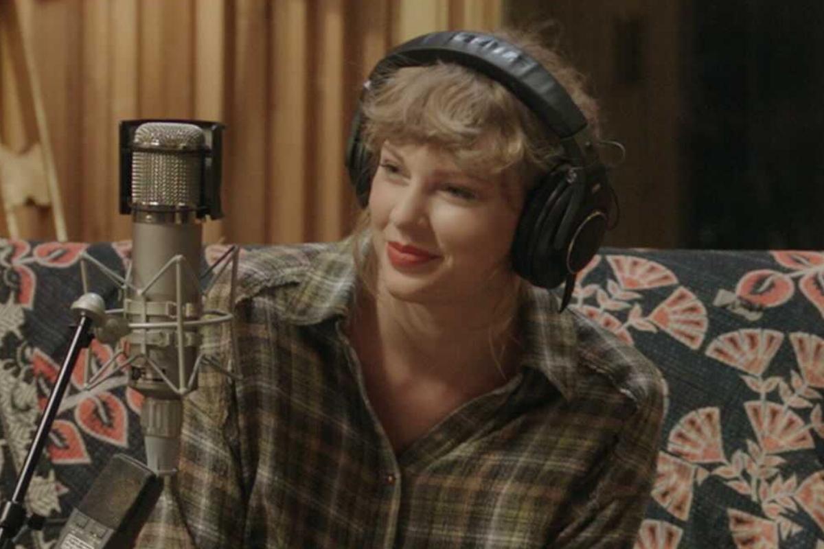 Taylor Swift em estúdio de gravação