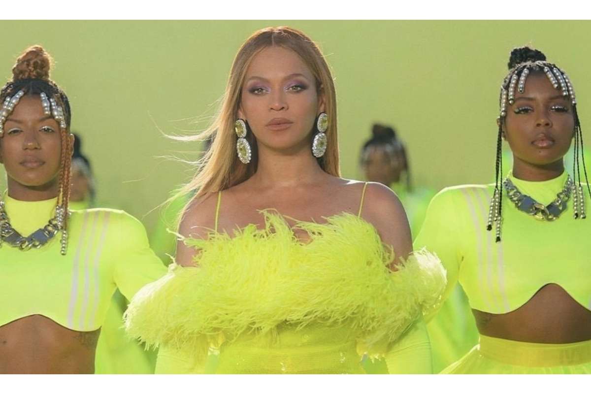 Beyoncé lança álbum após hiato de sete anos