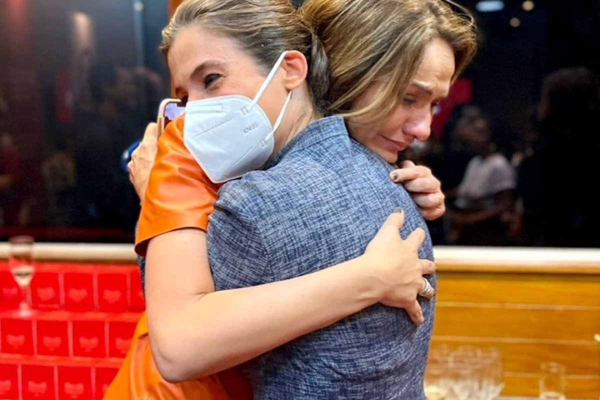 Maria Beltrão e Andréia Sadi choram em festa de passagem de bastão
