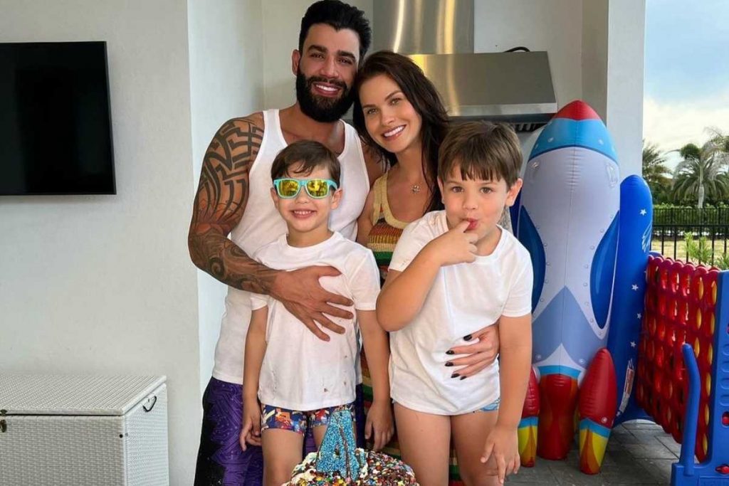 Gusttavo Lima e Andressa Suita com os filhos em festa