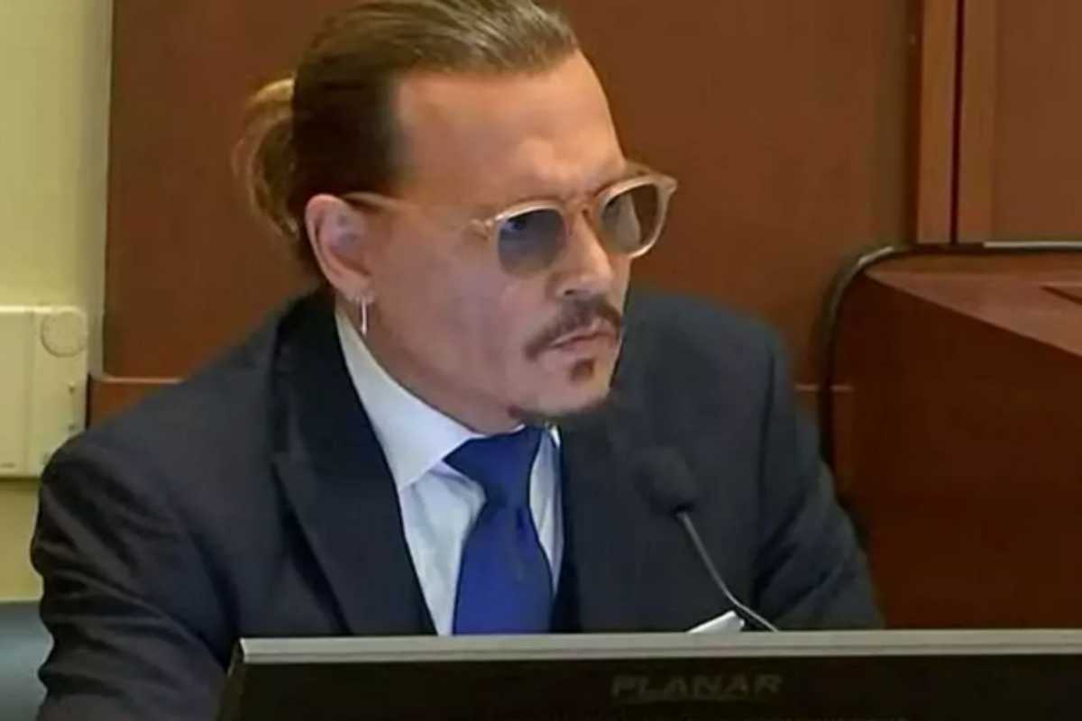 Johnny Depp no estrado