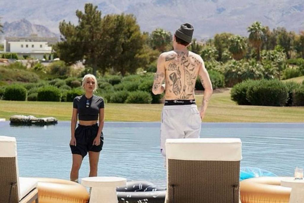 Kim Kardashian, Pete Davidson na piscina