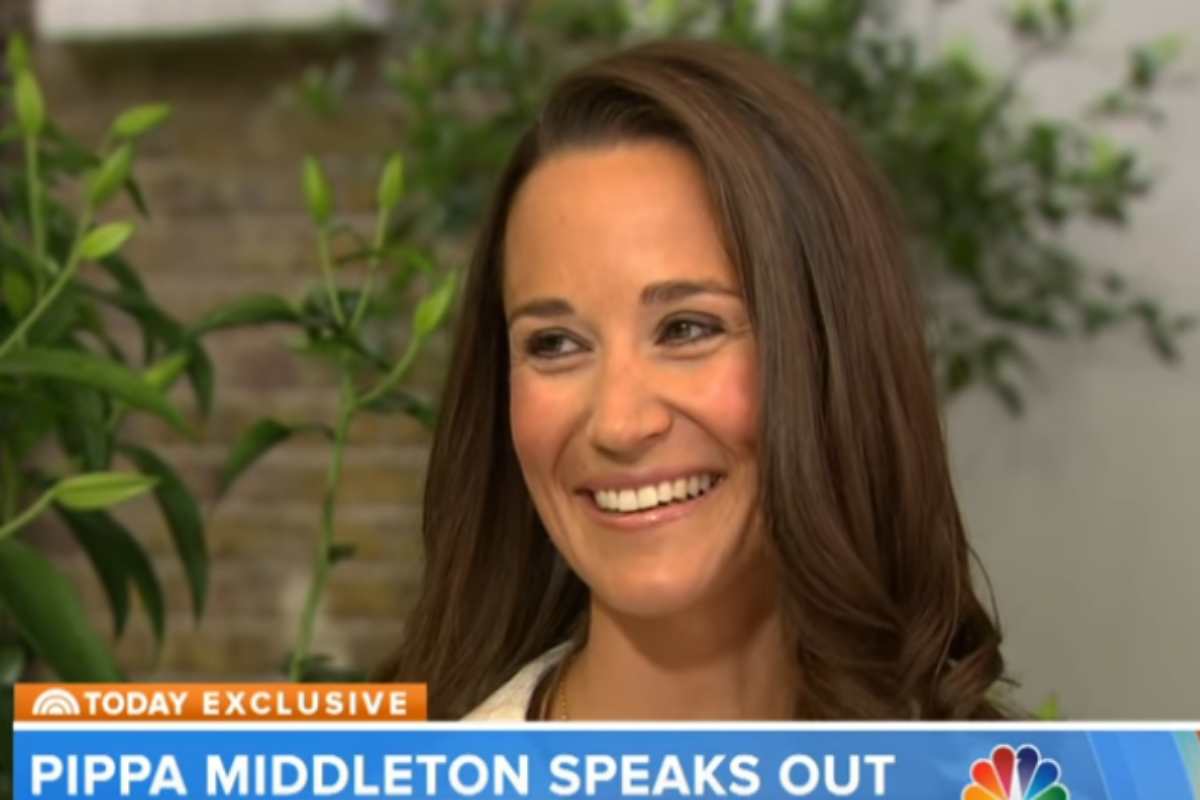 Kate Middleton sorri em entrevista antiga