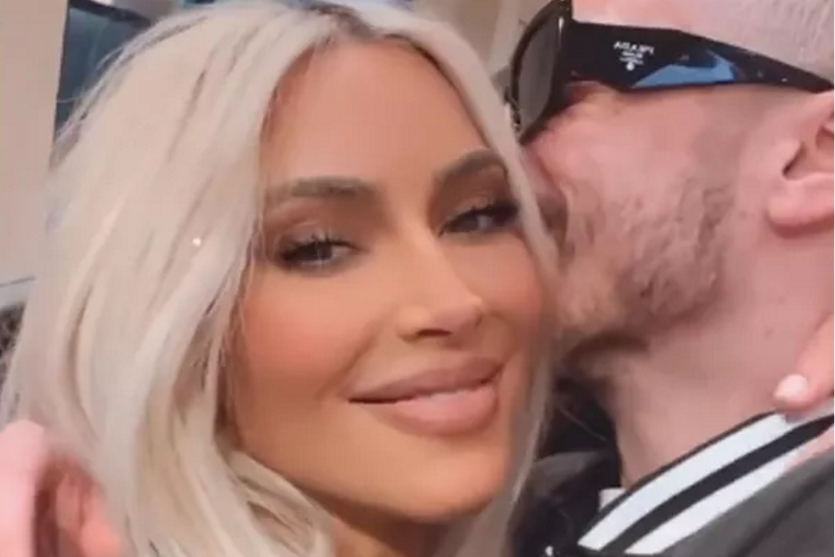 Kim Kardashian e Pete Davidson beijo