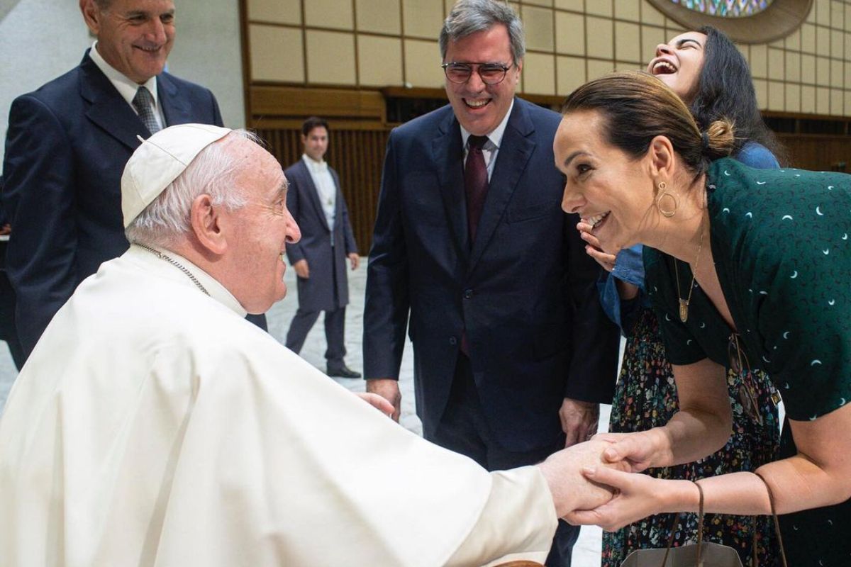 Maria Beltrão se encontra com Papa Francisco