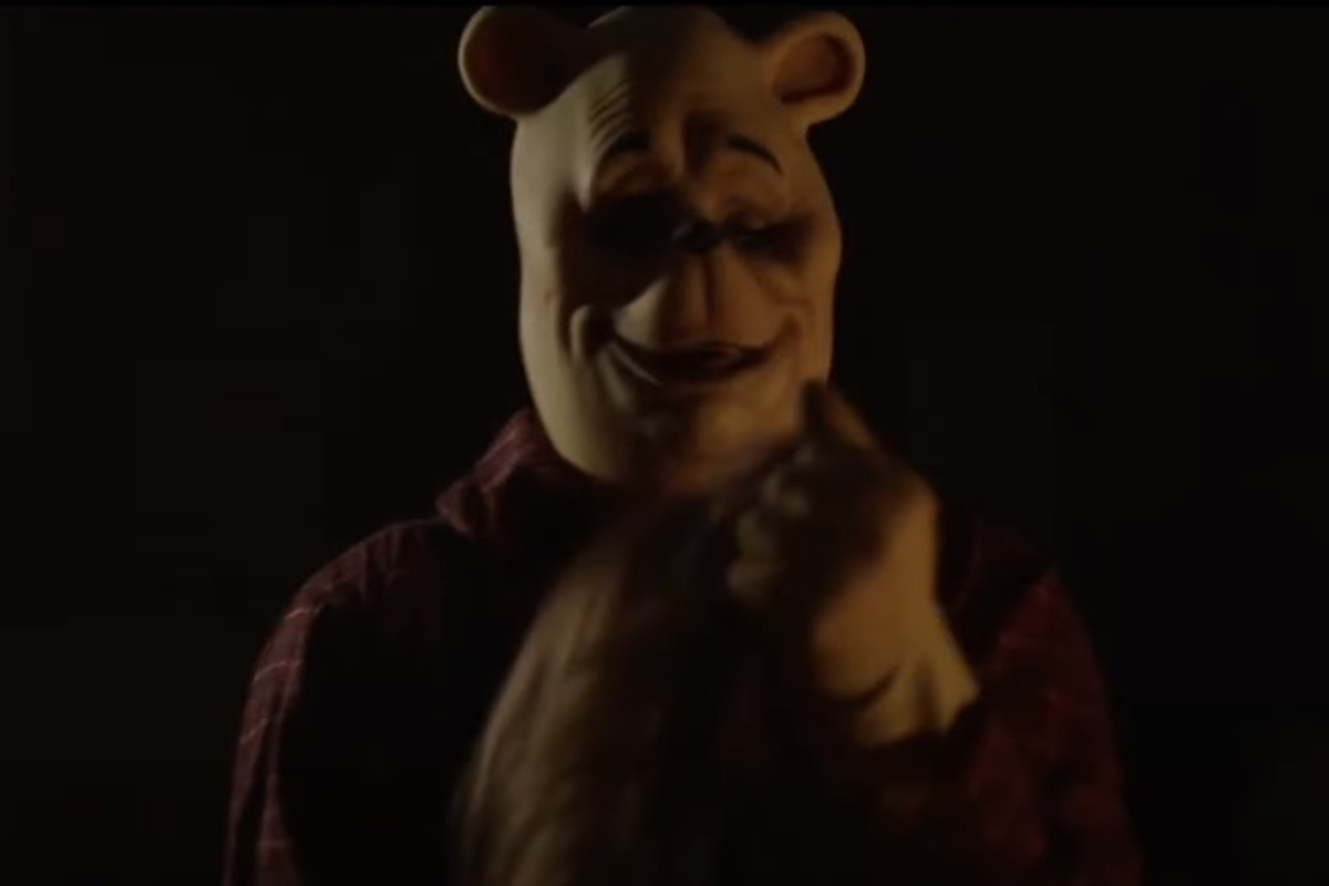 ursinho pooh como serial killer em trailer de "winnie the pooh: blood and honey"