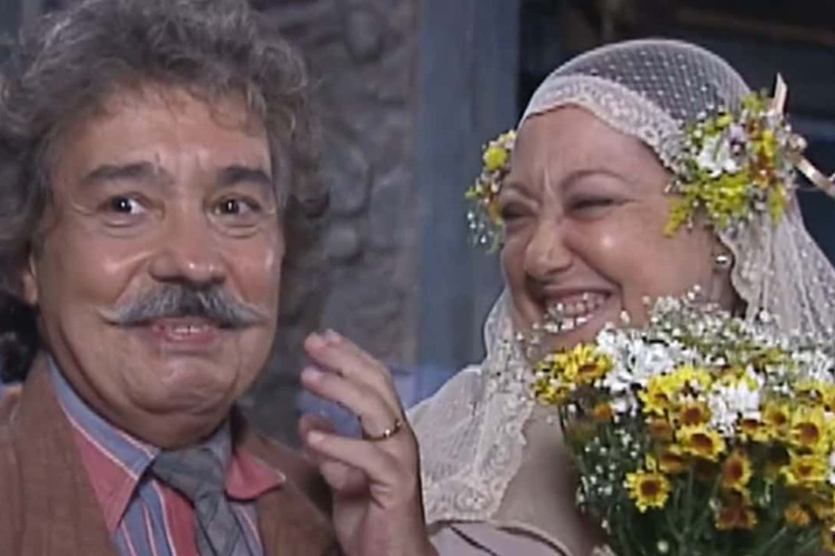 Calixto (Pedro Paulo Rangel) se casa com Mimosa (Suely Franco) em Chocolate com Pimenta