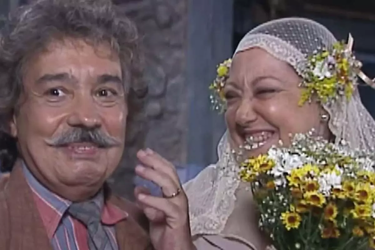 Calixto (Pedro Paulo Rangel) se casa com Mimosa (Suely Franco) em Chocolate com Pimenta