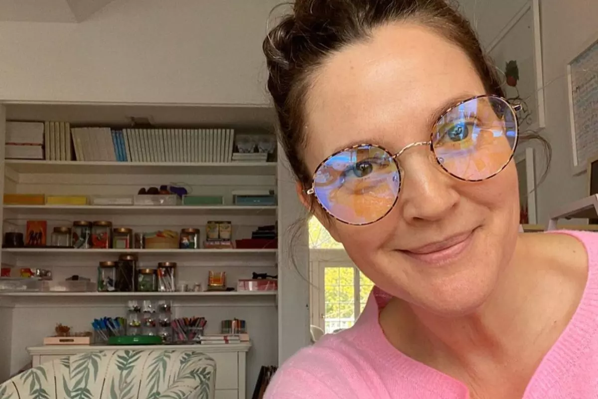 Drew Barrymore faz revelação sobre suas relações sexuais. Entenda! -