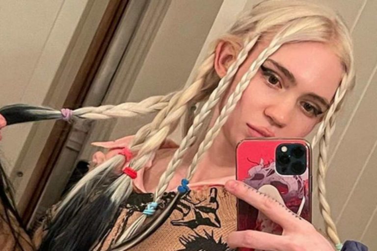 Grimes Faz Revela O No Twitter Sobre Ajuda Financeira De Elon Musk