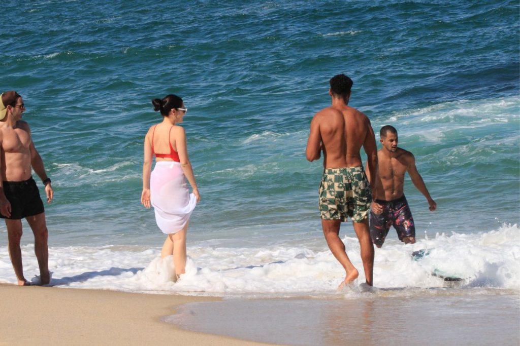 Jessie J curte Praia no Rio