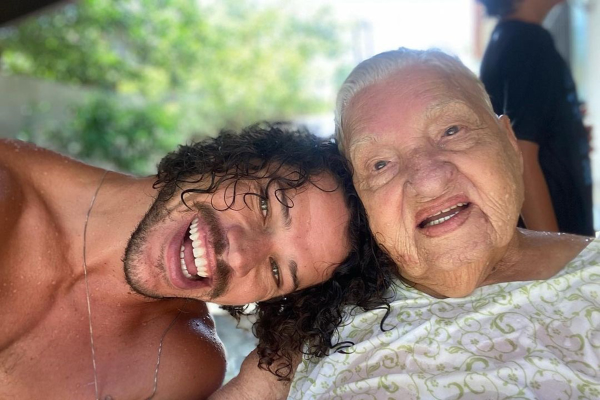 José Loreto com a avó