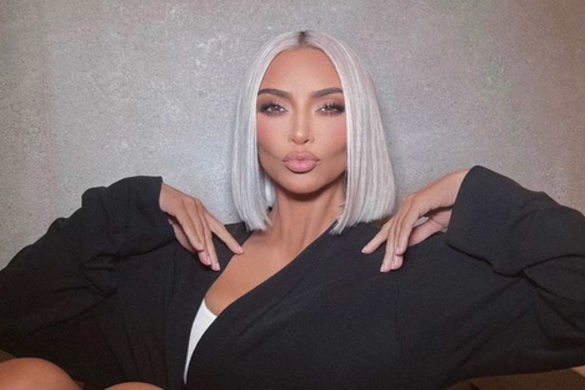 Kim Kardashian de cabelo curto
