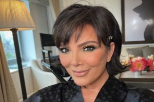 Kris Jenner de franjinha para a Met Gala