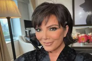 Kris Jenner de franjinha para a Met Gala