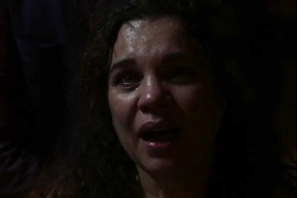 maria bruaca (isabel teixeira) chorando em pantanal