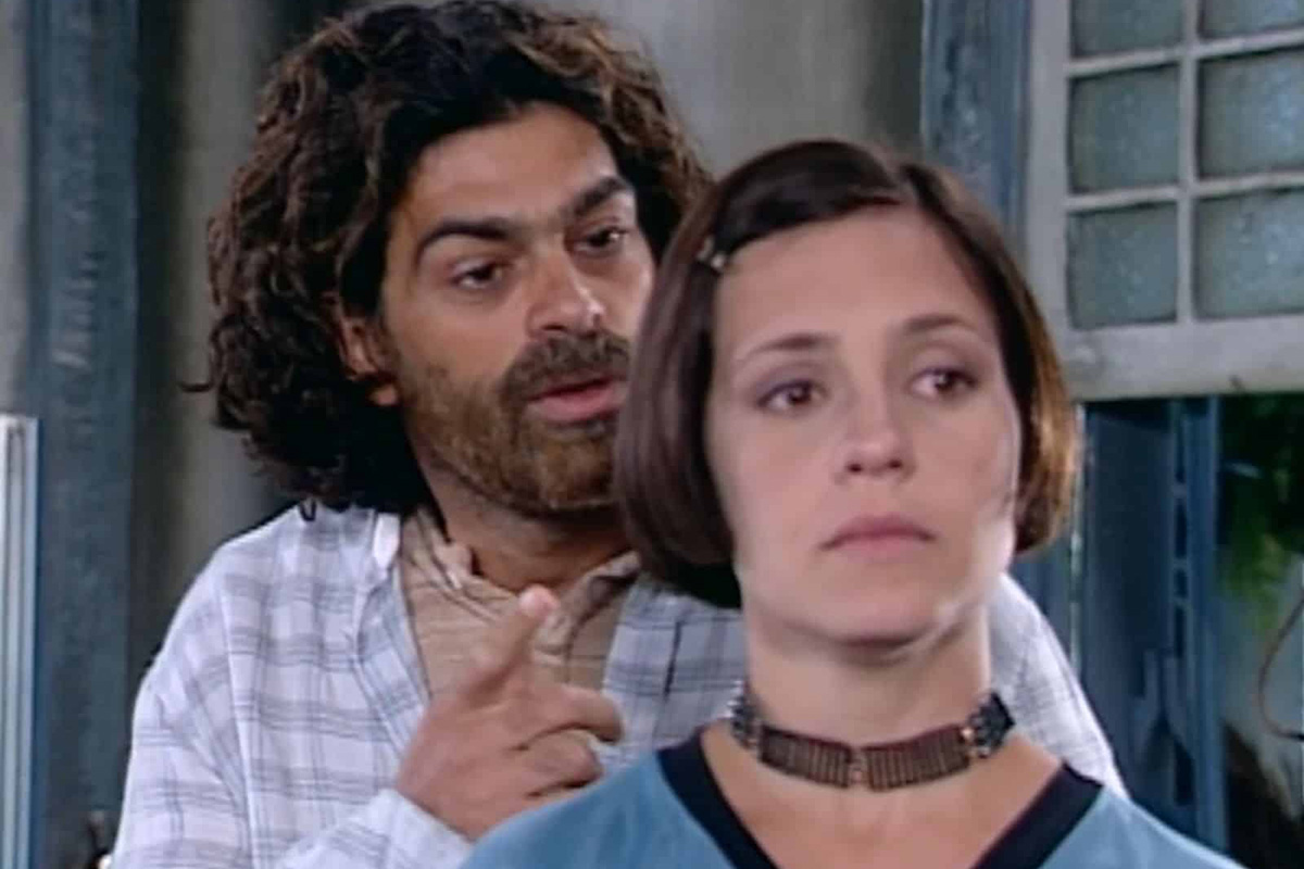 Petruchio (Eduardo Moscovis) e Catarina (Adriana Esteves) em O Cravo e a Rosa