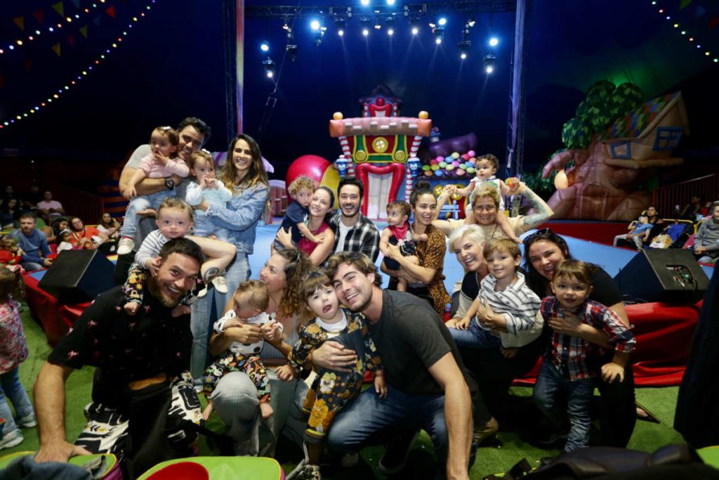 Famosos no circo Patati Patata