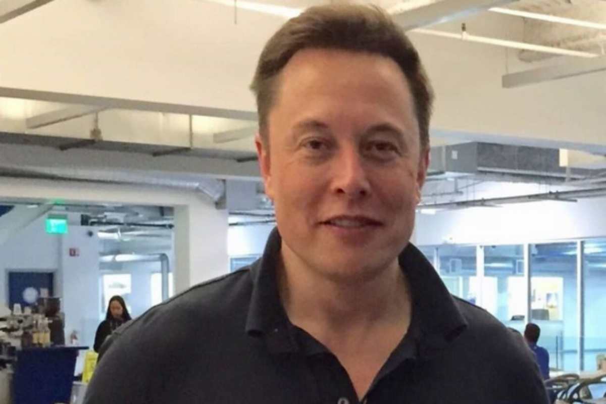 Elon Musk, selfie no escritório