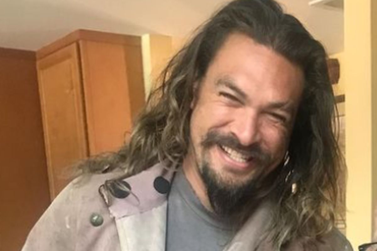 Jason Momoa, em retrato, sorridente