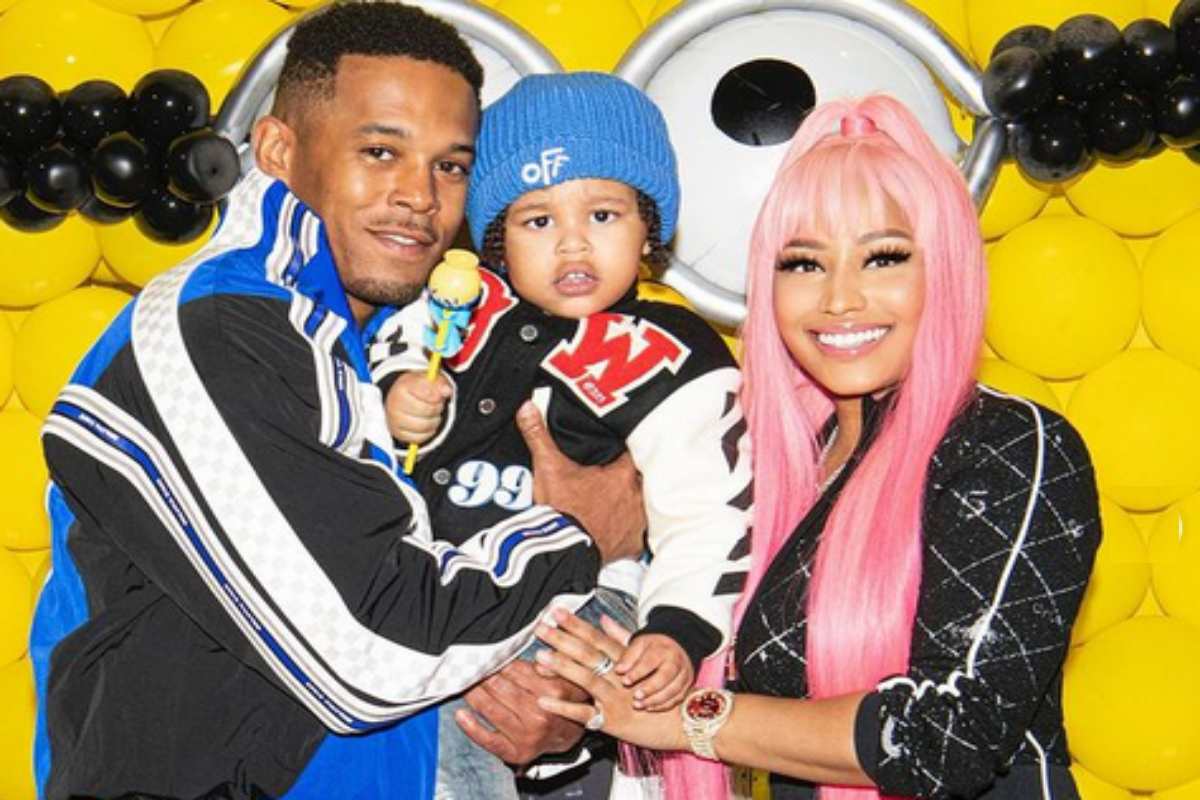 Nicki Minaj e o marido Kenneth Petty com o filho