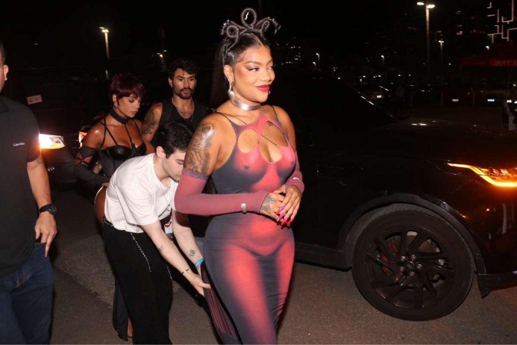 Ludmilla apostou num vestido polêmico para o evento