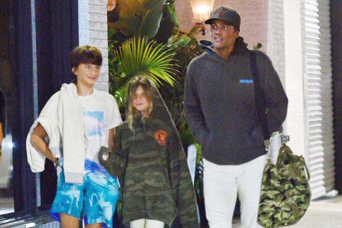 Tom Brady com os filhos Vivian e Benjamin