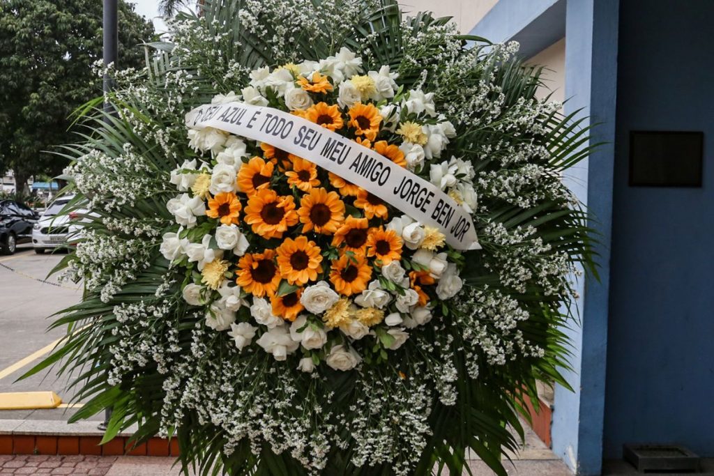 Jorge Ben Jor também mandou uma coroa de flores