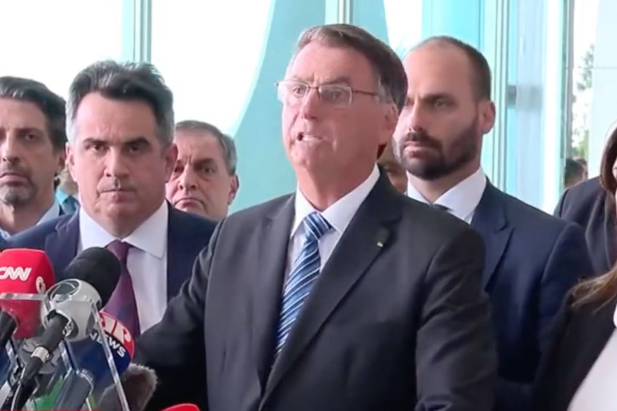 Jair Bolsonaro fazendo primeiro pronunciamento