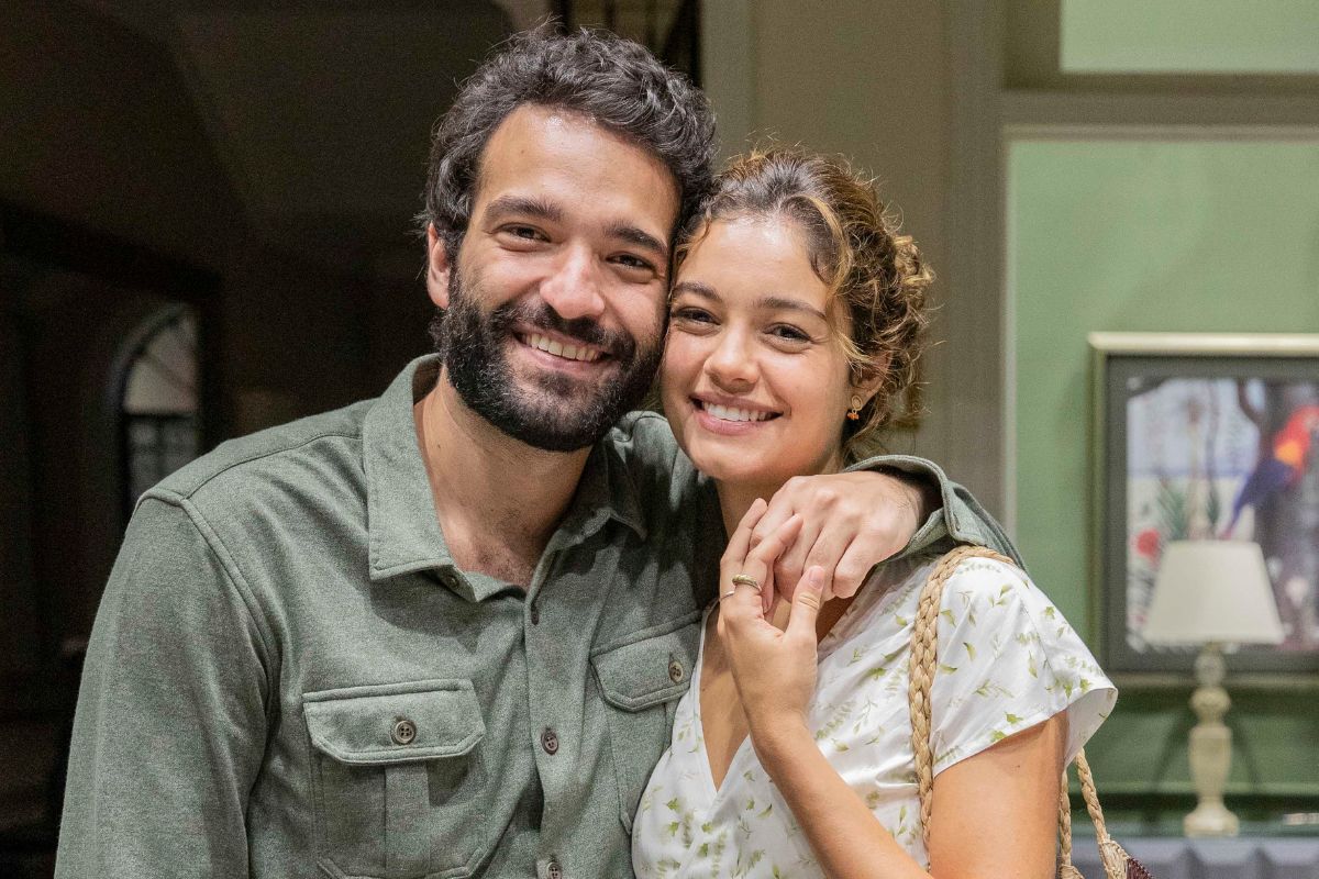 Humberto Carrão e Sophie Charlotte em Todas as Flores