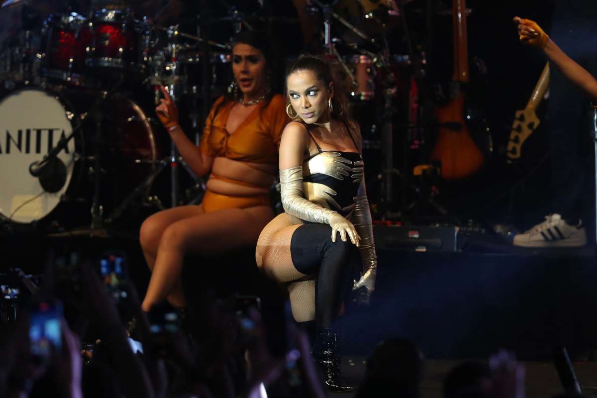 Anitta se apresenta no Rio de Janeiro
