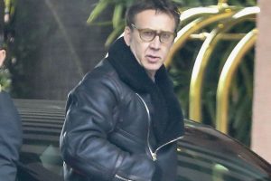 Nicolas Cage de jaqueta