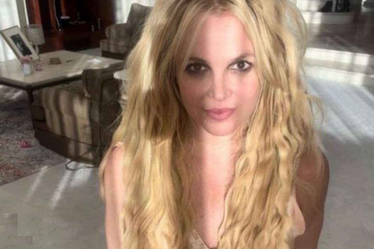 Britney Spears olhar sombrio
