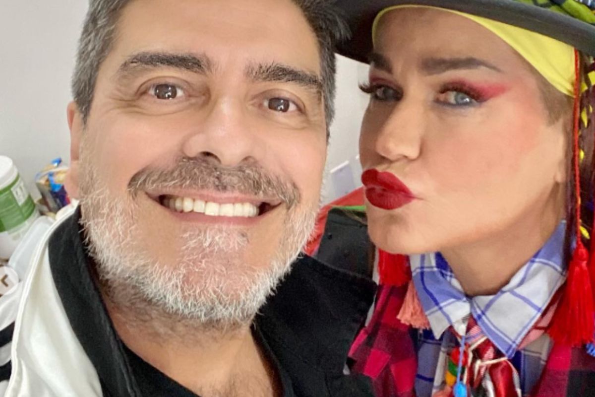 Junno Andrade ganha beijo no rosto de Xuxa Meneghel