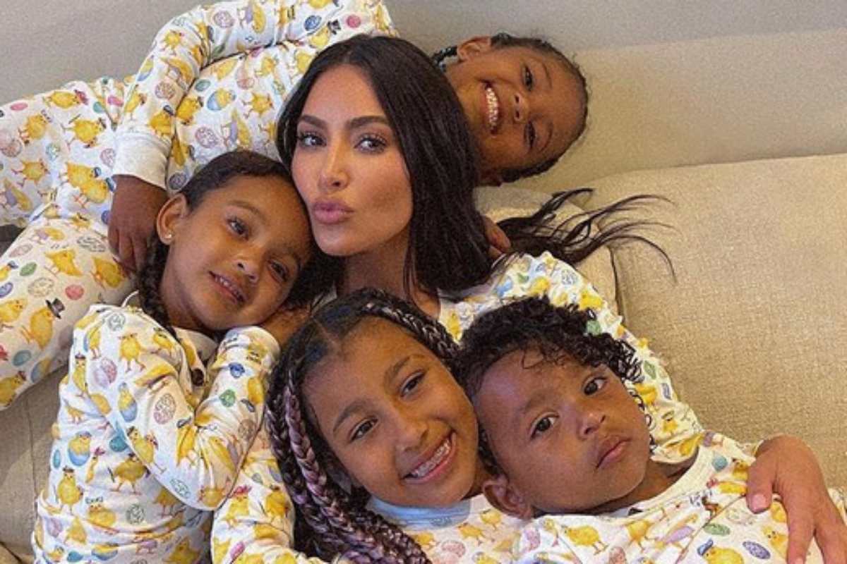 Kim Kardashian e os filhos