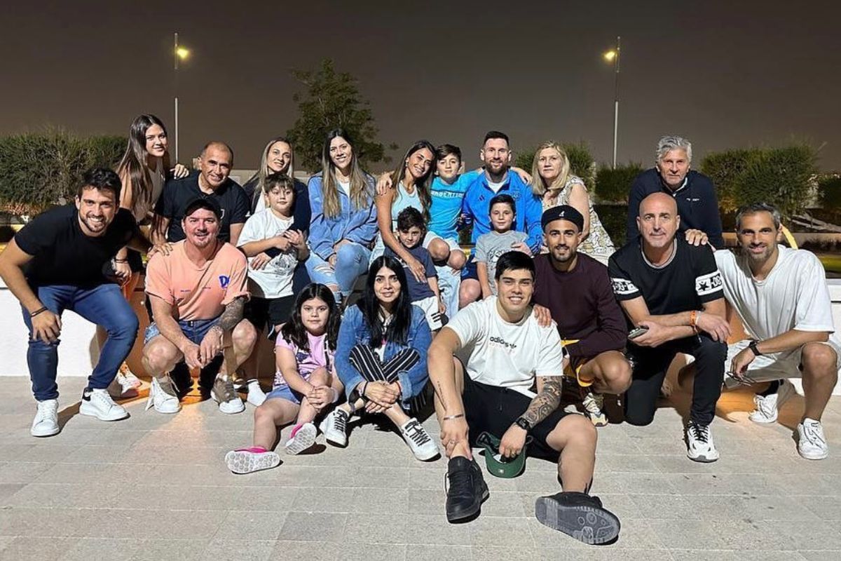 Lionel Messi ao lado da família