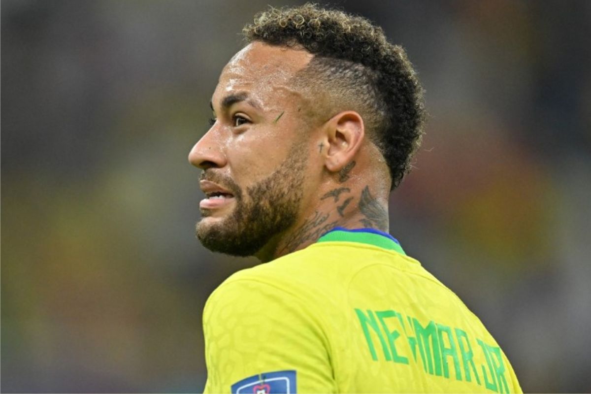 Neymar durante jogo entre Brasil e Sérvia