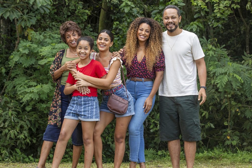 Família de Sol (Sheron Menezzes) em Vai Na Fé