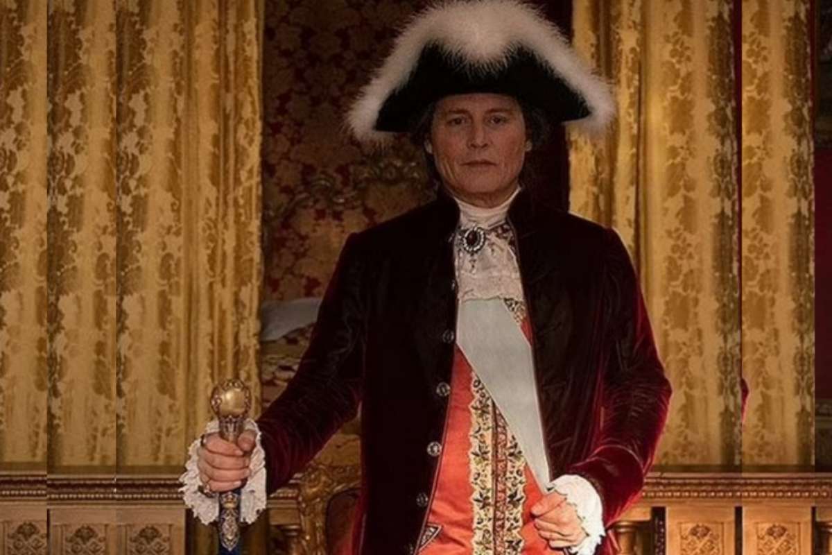 Johnny Depp como Louis XV