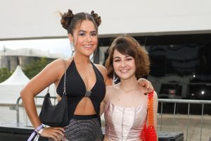 Maísa Silva e Klara Castanho posaram juntas