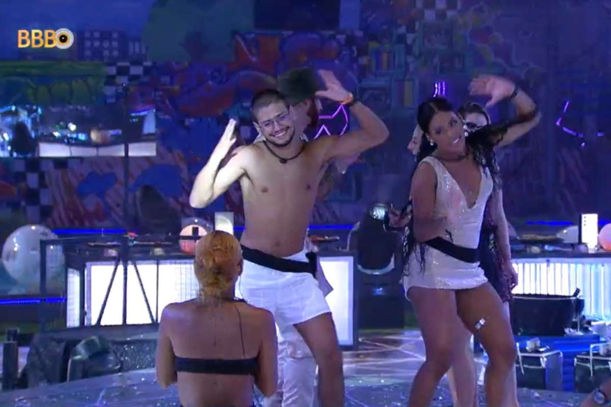 Gabriel Santana dança 'Chiquititas'