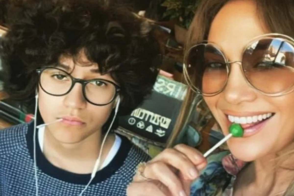 Jennifer Lopez com a filha Oskar