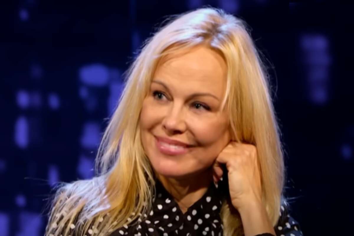 Pamela Anderson revela que famoso ator queria que ela fosse sua amante