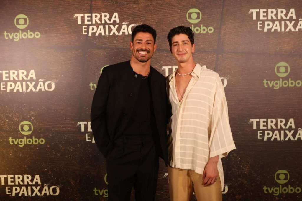 Elenco de Terra e Paixão