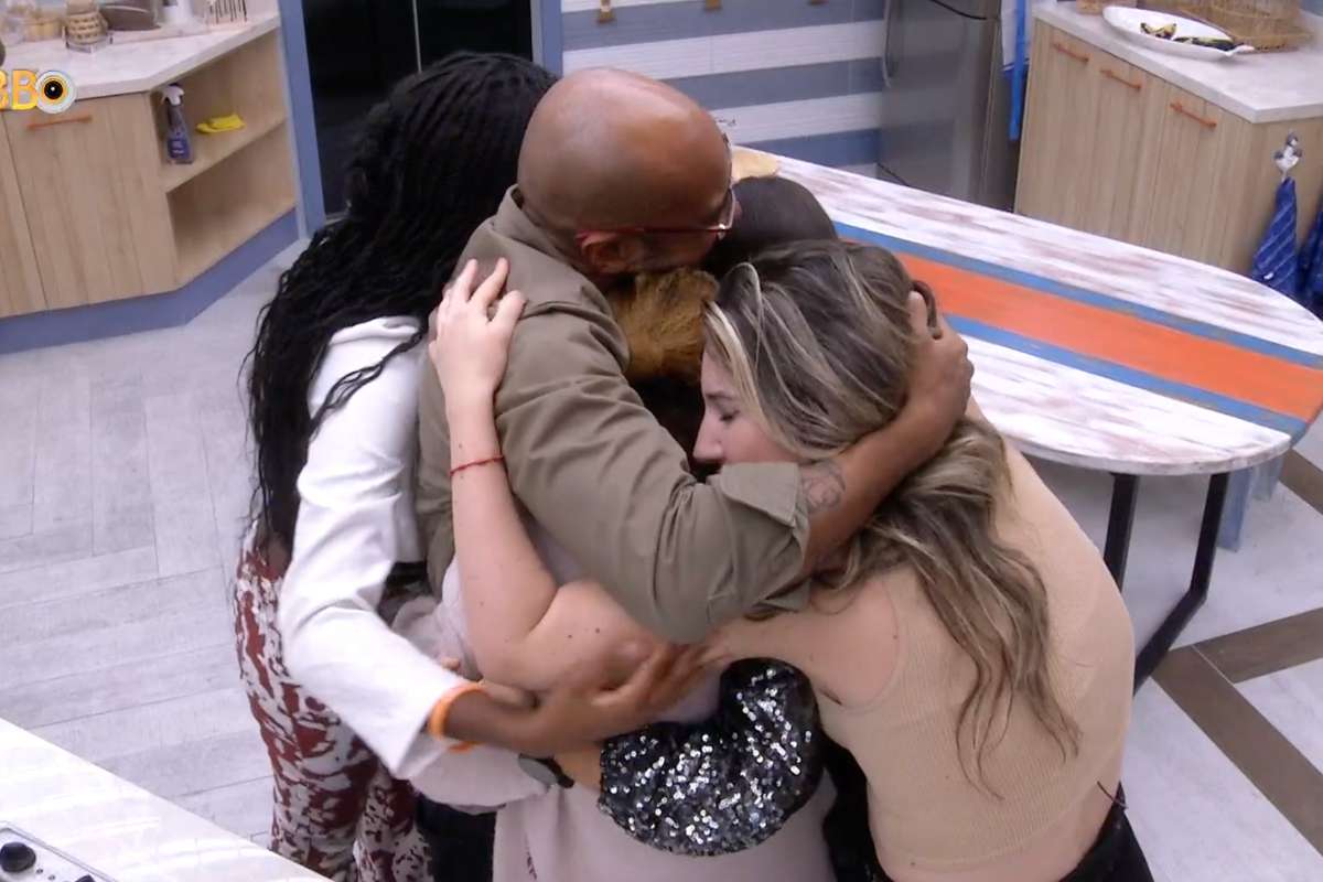 Sisters abraçam Ricardo no BBB23