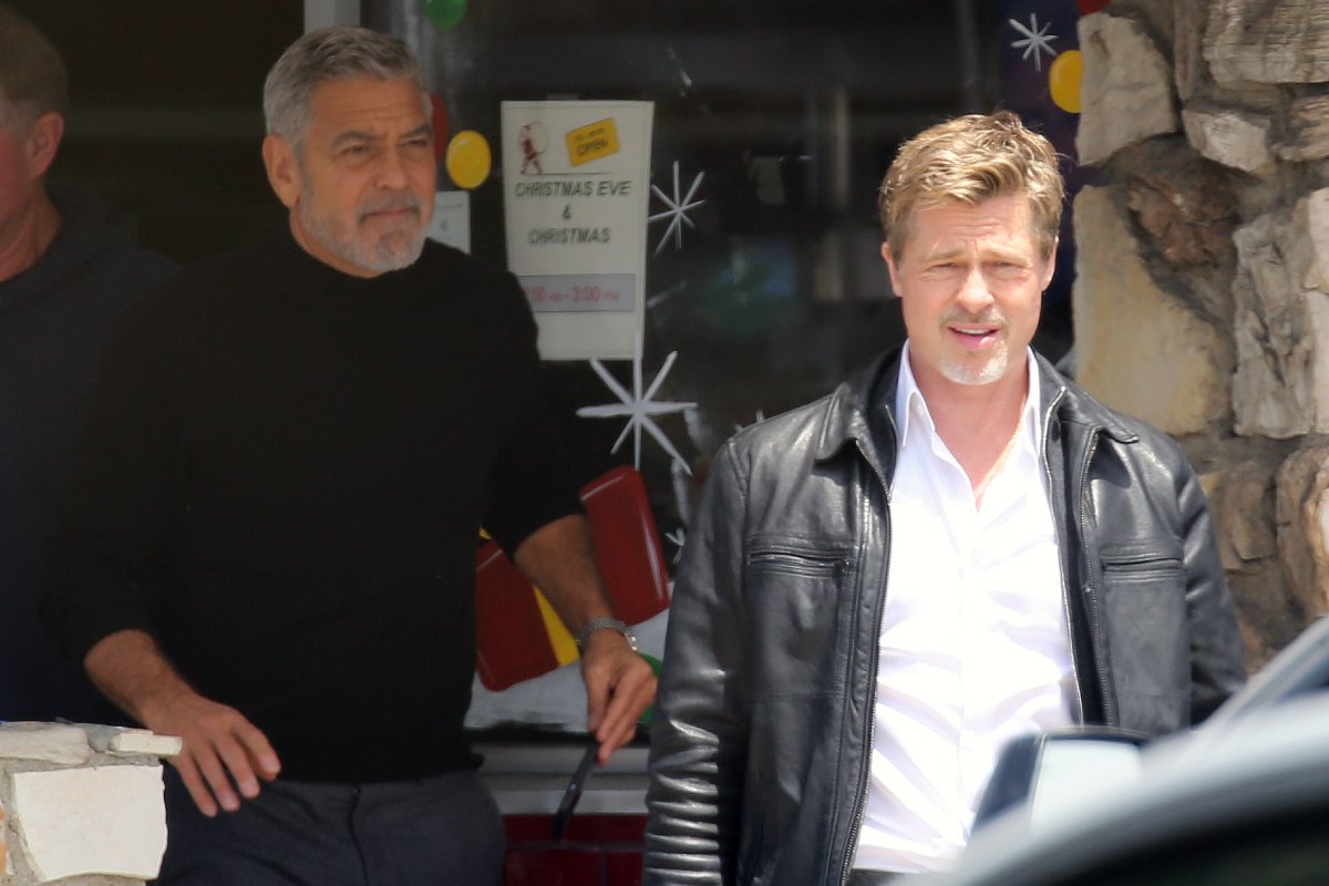 Brad Pitt e George Clooney filmando "Wolves"