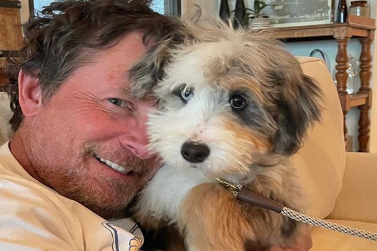 Michael J. Fox com seu cachorro Blue