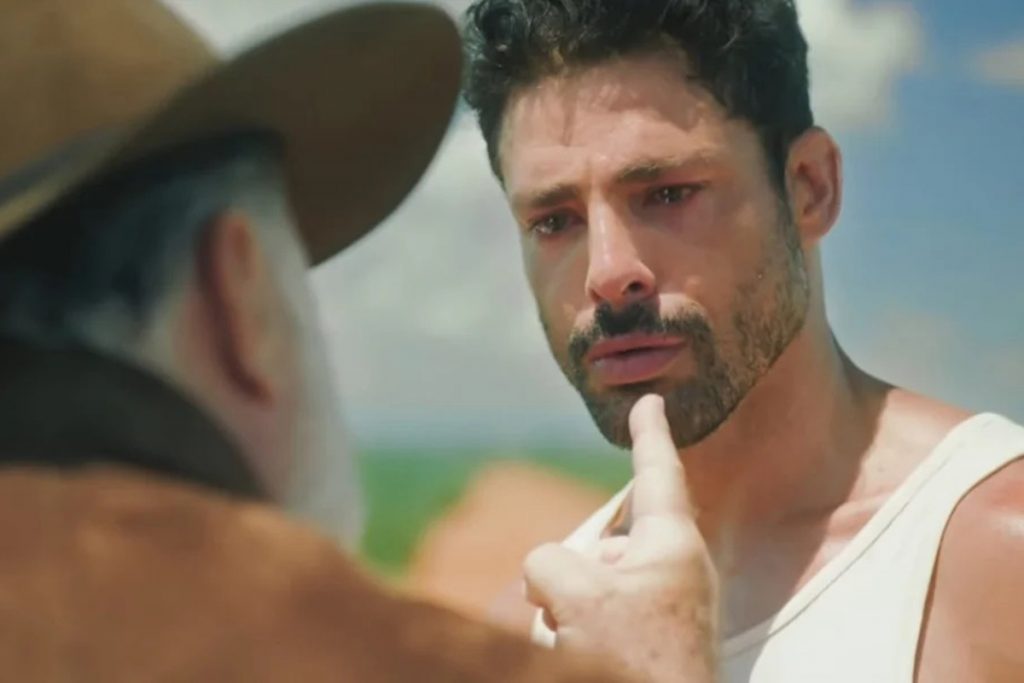 Antônio (Tony Ramos) e Caio (Cauã Reymond) em Terra e Paixão