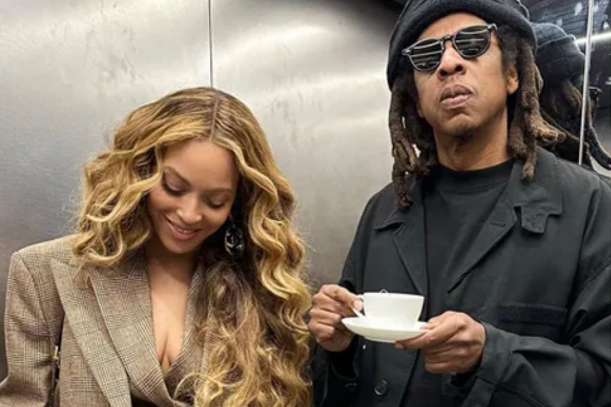 Beyoncé e Jay-Z no elevador