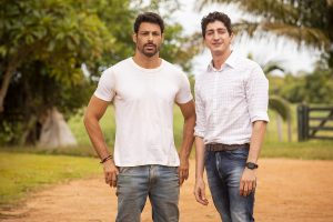 Caio (Cauã Reymond) e Daniel (Johnny Massaro) em Terra e Paixão